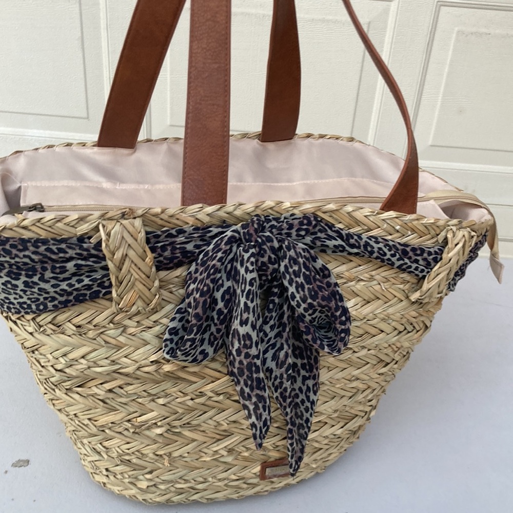 Sun “N” Sand Shoulder Tote - Picture 4 of 13